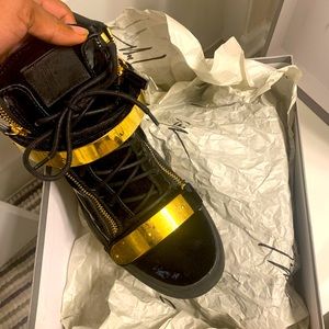 Designer kicks🔥🔥🔥